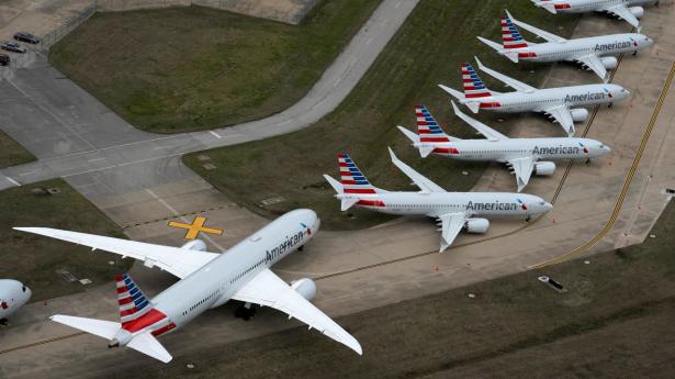 Størstedelen af det amerikanske luftfartsselskab American Airlines' fly holder stille under coronakrisen.