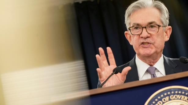 Det var et nedslående syn på en mulig økonomisk genrejsning i USA, som landets centralbankchef kom med onsdag. Det sendte aktierne ned - selv de store teknologiselskaber blev ramt.