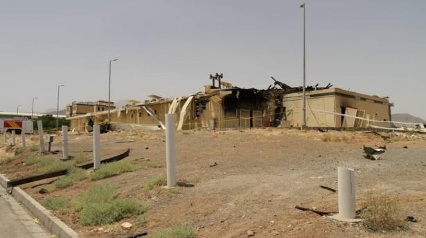 En brand har beskadiget en bygning ved det iranske atomanlæg Natanz, der er Irans største anlæg. De første meldinger efter torsdagens brand lød ellers på, at der ikke var sket nævneværdig skade.