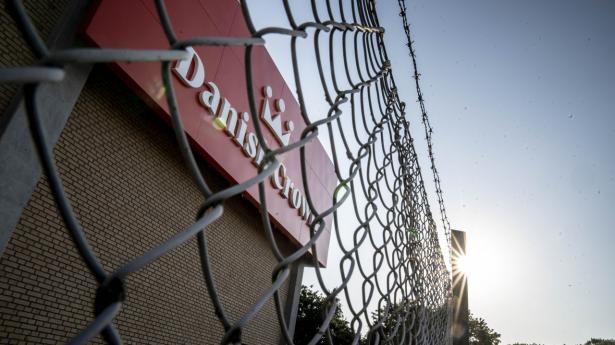 Slagteriet i Ringsted er i øjeblikket midlertidigt lukket, efter at over 100 af slagterimedarbejderne er smittet med coronavirus.