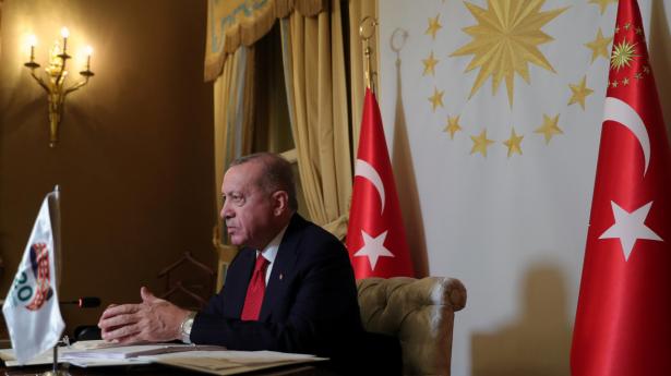 Tyrkiets præsident, Recep Tayyip Erdogan, rakte lørdag hånden ud til EU og opfordrede til dialog. Han advarer EU mod at lade sig manipulere i forbindelse med den spændte situation i den østlige del af Middelhavet.