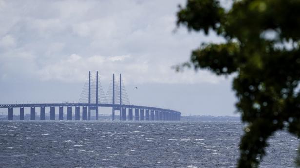 Vil man krydse Øresundsbroen og rejse ind i Sverige, er det ikke en god nok grund, at man skal fejre jul. (Arkivfoto)