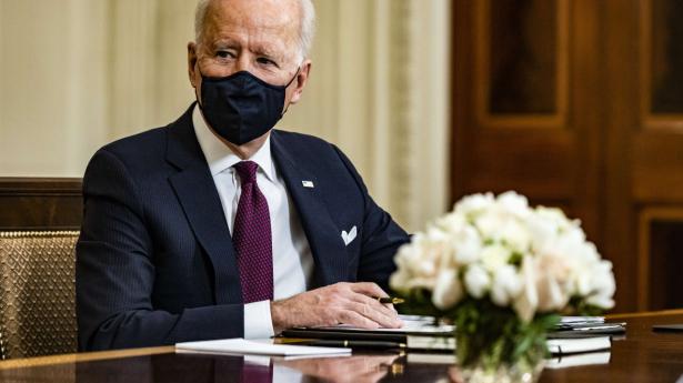 Med lørdagens vedtagelse i Senatet af Joe Bidens corona-hjælpepakke har præsidenten sikret sig en stor og vigtig politisk sejr. Der er tale om en af de største hjælpepakker i USA's historie.