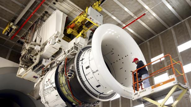 General Electric (GE) leverer motorer til flyproducenterne, og derfor steg GE's aktie kraftigt torsdag, da franske Airbus luftede mere optimistiske planer fra 2023 oig frem. Arkivfoto: Matt Sullivan/Reuters