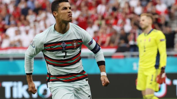 Cristiano Ronaldo er den spiller, der har været på banen i flest EM-slutrunder. Angriberen debuterede i 2004 og har det deltaget i de fire, der siden er blevet afholdt. Foto: Bernadett Szabo/Reuters