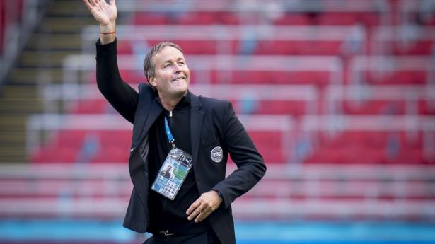 Kasper Hjulmand blev hyldet af de danske fans før og efter EM-ottendedelsfinalen mod Wales.