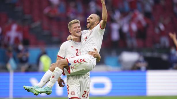 Andreas Cornelius, Martin Braithwaite og de øvrige danskere var en for stor mundfuld for Wales lørdag aften i Amsterdam.