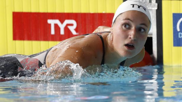 Emilie Beckman er ikke med i søndagens semifinale i 100 meter butterfly i Tokyo. Foto: Darko Bandic/Ritzau Scanpix