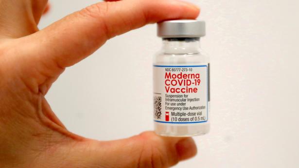 Med den tiltagende coronasmitte var der igen mandag stor fremgang til vaccineaktierne med Moderna, der nu er en del af S&P 500-indekset, helt i front. Arkivfoto: Mike Segar/Reuters