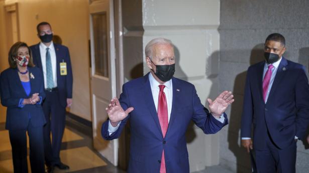 Afstemningen om præsident Joe Bidens store infrastrukturpakke er blevet udskudt efter uenigheder i det demokratiske parti. Arkivfoto: J. Scott Applewhite/Ritzau Scanpix