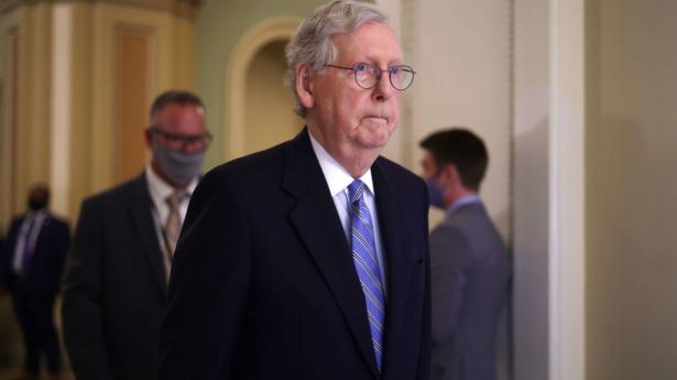 Den republikanske mindretalsleder i Senatet, Mitch McConnell, var onsdagens mand i centrum, da han foreslog et kompromis, som kan forhindre, at USA rammer sit gældsloft midt i oktober.