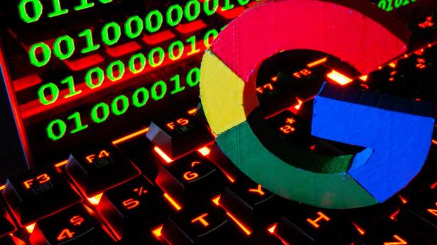 Investorerne trak sig tirsdag ud af Googles ejer, Alphabet, og af Facebook, som tilsammen derfor holdt det brede aktiemarked tilbage. Arkivfoto: Dado Ruvic/Reuters