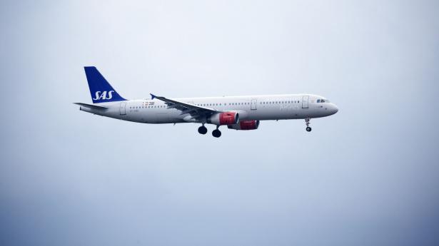 SAS trapper op med nye ruter, mens Norwegian har stillet fly på jorden i vintersæsonen. Hvem har den bedste strategi?