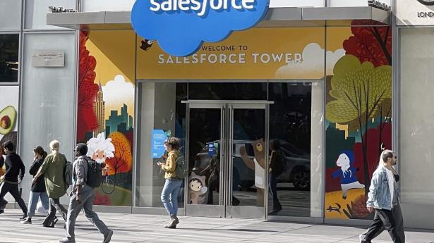 Salesforce faldt tungt, da koncernen skuffede med sin prognose for det igangværende fjerde kvartal.