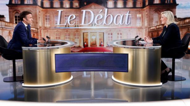 Meningsmålinger spår et tæt opgør mellem præsident Emmanuel Macron og højrenationalisten Marine Le Pen inden den afgørende runde af præsidentvalget søndag. Onsdag aften mødtes de to for første og eneste gang under valgkampen til en tv-debat.