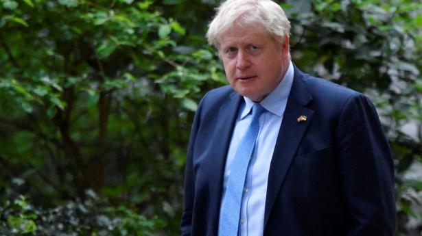 Der kan gå for meget slinger i den, hvis man arbejder for meget hjemme, mener Boris Johnson. Så han vil have folk til igen at tage ind på deres kontorer for at arbejde som før coronaen. (Arkivfoto)