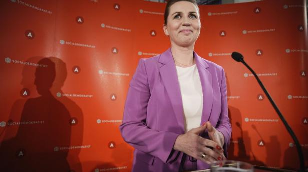 - Jeg er glad, og jeg er stolt på vegne af Danmark. Jeg mener, at vi har truffet den rigtige beslutning for os selv og for det kontinent, vi er en del af, siger Mette Frederiksen.