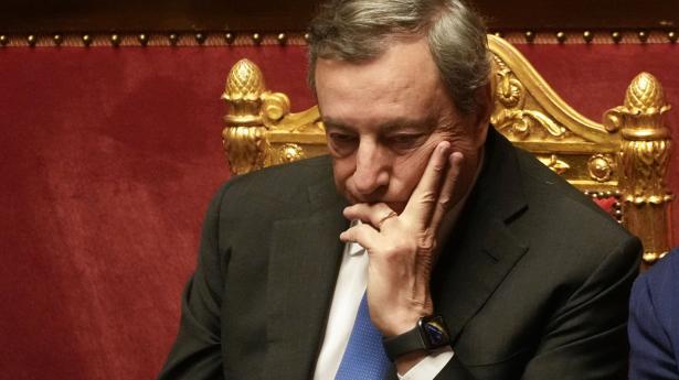 Den italienske premierminister, Mario Draghi, kan snart være fortid på posten. Det risikerer at kaste Italien ud i en politisk krise.