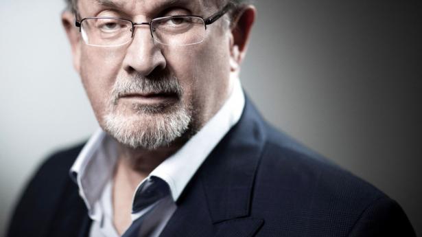 75-årige Salman Rushdie har i en årrække levet under politibeskyttelse og har haft flere dæknavne, blandt andet Joseph Anton. (Arkivfoto).