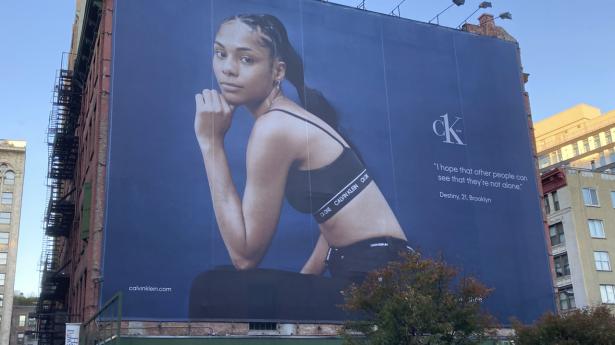 Aktien i eEjeren af Calvin KLein og Tommy Hilfiger, amerikanske PVH, bragede i vejret tirsdag efter et bedre end ventet kvartalsregnskab.