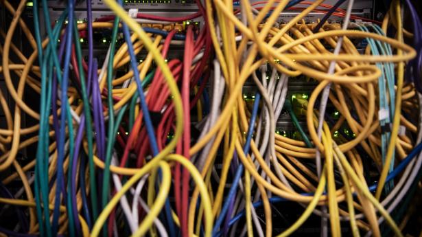 Statsministerens sms'er i Minksagen kan ikke genskabes, for data er blevet slettet. Selv hvis beskederne kunne genfindes, vil udfordringer med kryptering gøre det umuligt at få adgang til indholdet. Det fortalte den fungerende forsvarsminister, Troels Lund Poulsen (V), på et pressemøde mandag aften. (Arkivfoto).
