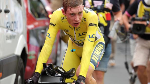 Jonas Vingegaard var klart hurtigst på 16. etape i Tour de France, og danskeren er nu 1 minut og 48 sekunder foran Tadej Pogacar samlet.