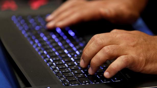 Ved ransomware-angreb bliver data og systemer gjort utilgængelige for offeret, ofte ved kryptering, og derved holdt som gidsel. It-kriminelle bruger ransomware til at afpresse virksomheder økonomisk. Arkivfoto: Steve Marcus/Reuters