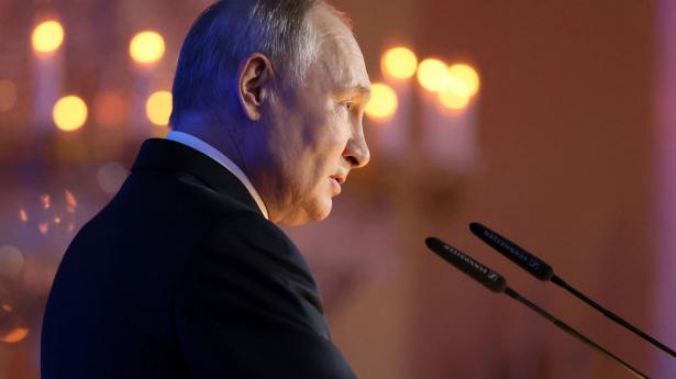 Ruslands præsident, Vladimir Putin, takker borgerne i de ukrainske regioner, som ifølge den russiske regering nu er en del af Rusland.