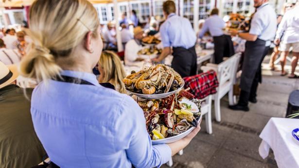 Den mest gennemførte uge 29 stemning finder du på Ruths terrasse – og maden er god. Foto: Jesper Rais.