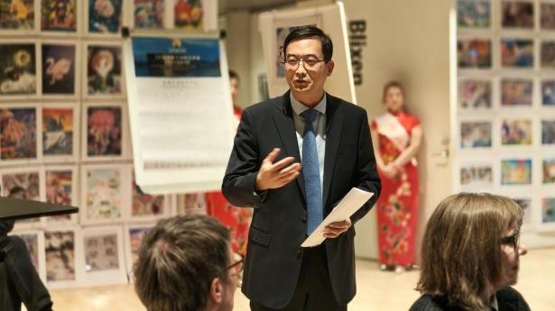 “Handel og økonomisk samarbejde er grundpillen og drivkraften i det overordnede forhold mellem Kina og EU,” skriver Qin Jie. PR-foto