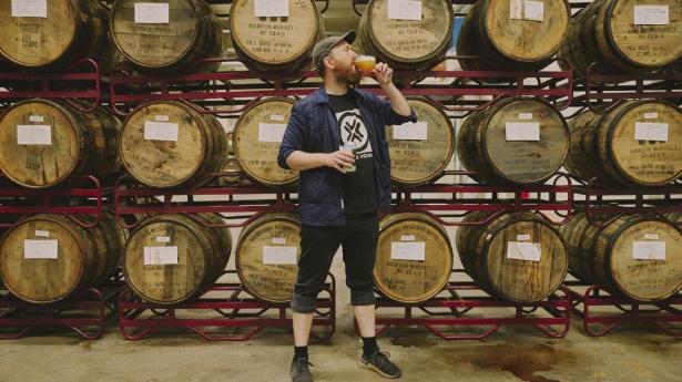 To Øl-stifter Tore Gynther havde kort før pandemien investeret stort og købt en fabrik for at brygge endnu mere øl. Arkivfoto: Jonas Pryner Andersen