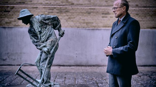 Tore Stramer, cheføkonom i DE, er bekymret for, om arbejdstiden vil fortsætte med at falde. For det vil koste milliarder fra statskassen. Foto: Steven Achiam