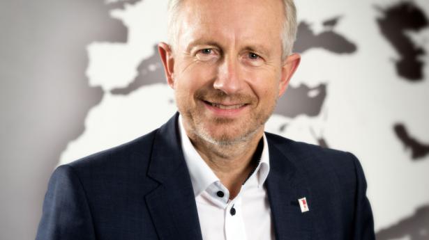 "Eksport er en ledelsesbeslutning, for det tager tid og koster ressourcer, så man skal som mindre virksomhed virkelig kigge på hvor sandsynligheden for succes er størst," siger Ulrik Dahl, CEO i Danish Export Association.