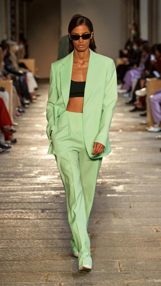 033_BOSS_Spring_Summer_Runway_2021 (3).jpg
