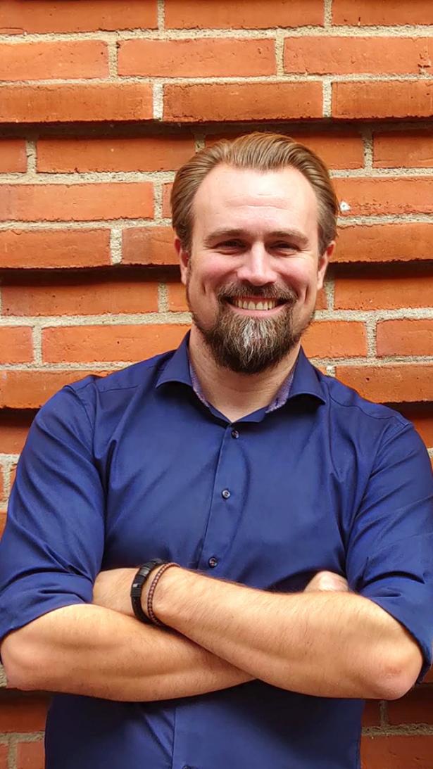 Martin BachAndersen_ Allan Larsen_Mikael Heinze Vertikal AI image.jpg