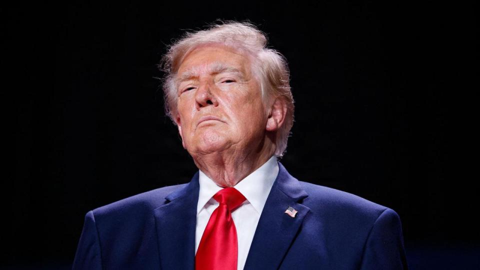 Præsident Donald Trump har bedt Pentagon forberede planer for et nyt luftangreb på Iran inden midtvejsvalget om ca. tre uger.