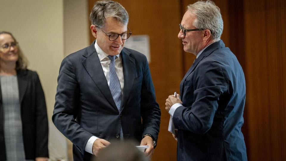 Velfærdsaftalen er afgørende for dansk økonomi, mener de store erhvervsorganisationer. Her er det Brian Mikkelsen, adm. direktør, Dansk Erhverv, og Dansk Industris adm. direktør Lars Sandahl Sørensen. 