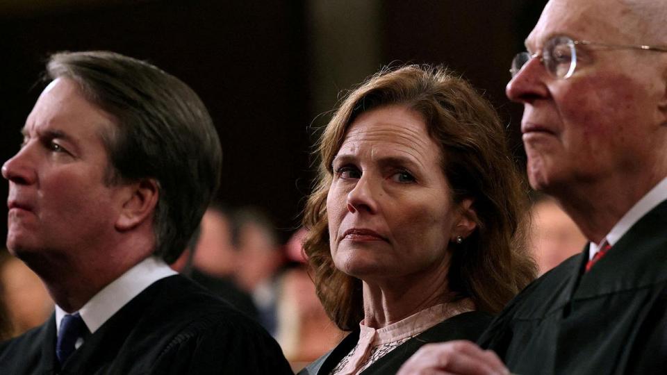 USA’s højesteret skal tage stilling til, om Trumps told er forfatningsstridigt. Interessant taler Amy Coney Barrett, der er udnævnt af Trump, om muligheden for, at den ulovligt opkrævede told skal betales tilbage af staten.