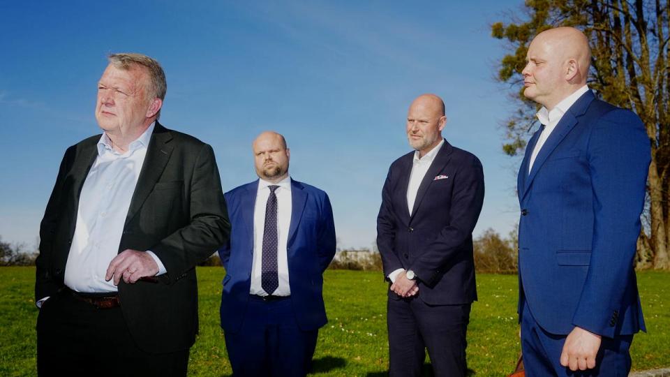 Fungerende udenrigsminister Lars Løkke Rasmussen (M) er efter længere tids fravær mødt frem til regeringsforhandlinger på Marienborg.