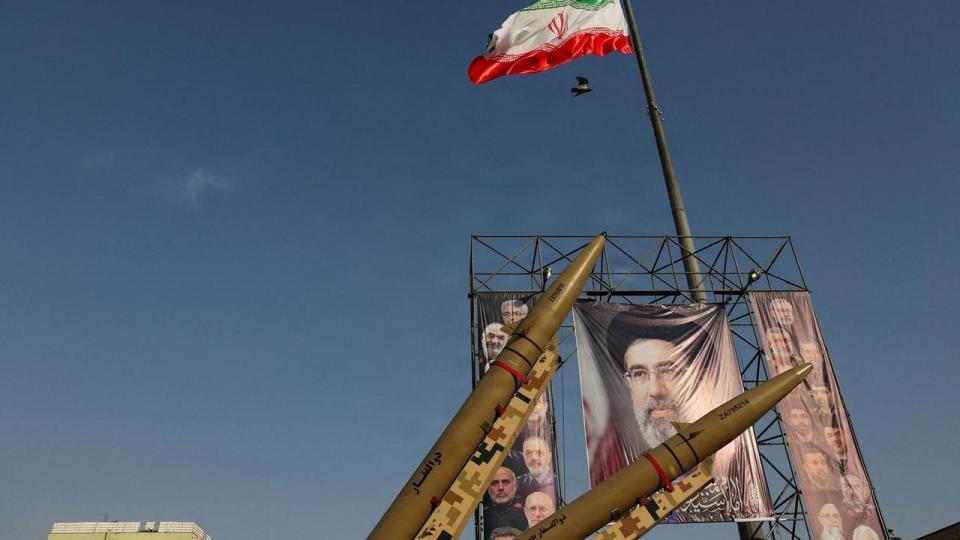 Irans øverste leder, Mojtaba Khamenei, (på billedet) har beordret en opdatering af listen over militære mål for at bringe amerikanske og israelske aktiver inden for "angrebsrækkevidde".