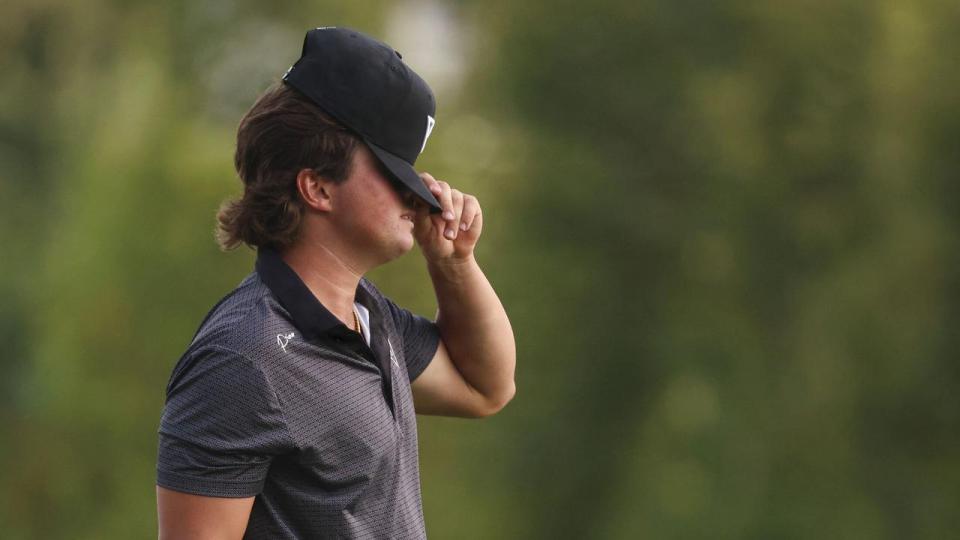 LIV Golf blev stiftet i 2021 og skulle ændre hele den professionelle golfs struktur. Nu har Saudi-Arabien trukket finansieringen, og ligaen er konkurstruet. 
