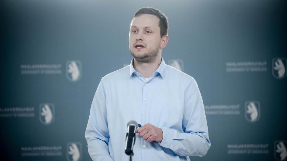 Jens-Frederik Nielsen, der er formand for Naalakkersuisut, Grønlands regering, holder pressemøde mandag aften.