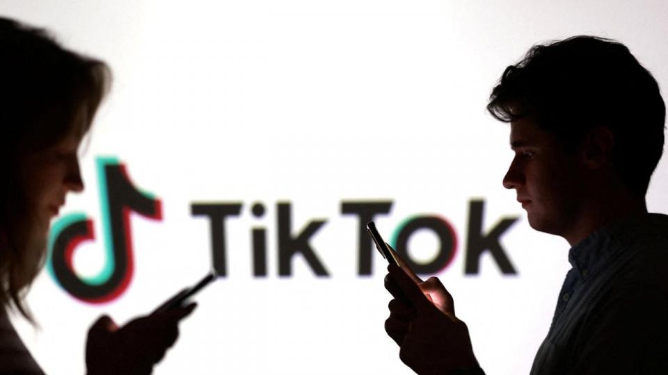 De danske politikere har i den grad taget Tiktok til sig og ført valgkamp som aldrig før på platformen. Men udviklingen har også mødt kritik. Center for Cybersikkerhed advarer mod brugen af Tiktok, blandt andet på grund af risikoen for, at oplysninger kan tilgås af kinesiske myndigheder.
