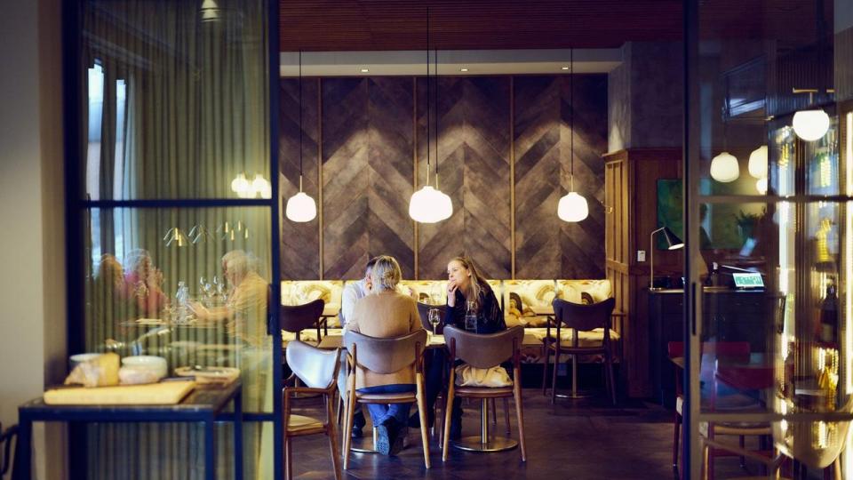 Bistro Paulee i Farum byder på god klassisk fransk bistromad og dygtig betjening i behagelige omgivelser.