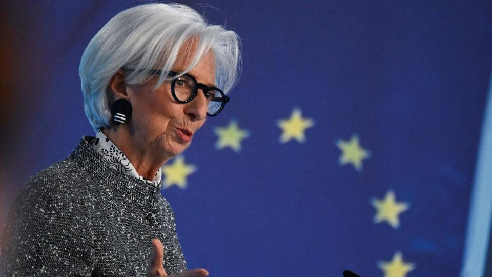 Christine Lagarde, chef for Den Europæiske Centralbank, vil holde alle muligheder åbne, men det afhænger af nøgletallene. Hvis data og information indikerer, at der er brug for at ændre renteniveauet, vil ECB ikke tøve, sagde Lagarde under et interview i Washington D.C.