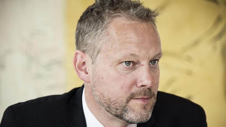 Bankdatacentralen BEC har hidtil haft koncerndirektør David Hellemann fra Nykredit som bestyrelsesformand. Men Nykredit har nu aftalt at købe de 12 øvrige ejerbanker ud og sætte sig fuldt ud på it-virksomheden.