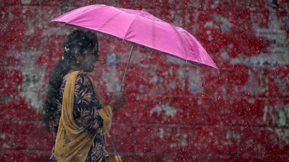 Indien kæmper med et stigende antal ældre og et pensionssystem, som kun dækker et fåtal af landets over 1 mia. indbyggere. 
