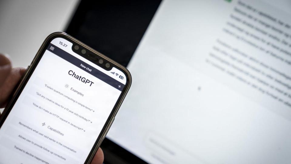 66 pct. af SMV’erne har taget AI i brug. Men kun 7 pct. har integreret teknologien i processer, produkter og forretningsmodeller. Flertallet bruger AI til tekstgenerering – typisk Chat GPT og lignende til mails og oversættelse. 