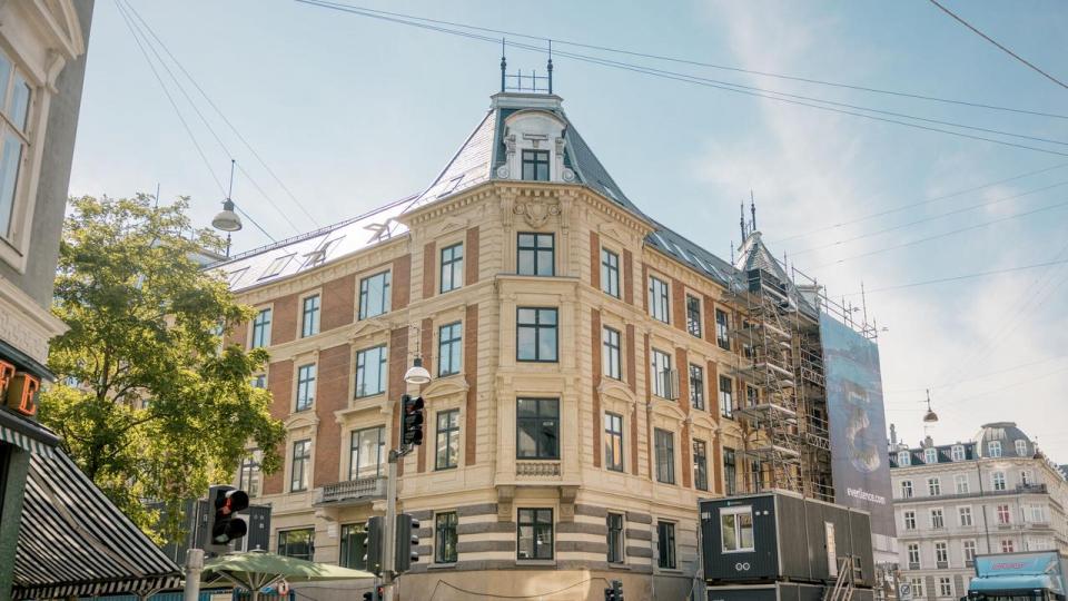 Børsen har besøgt Helmerhus midt i renoveringsarbejdet.