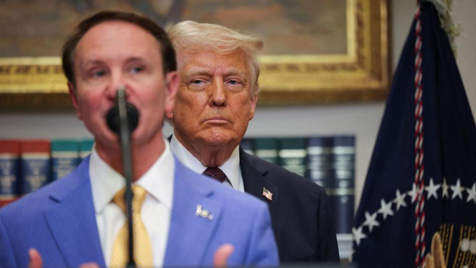 Jeff Landry har været guvernør i den amerikanske sydstat Louisiana siden januar 2024. Natten til mandag har Donald Trump udpeget den 54-årige republikaner som USA’s særlige udsending til Grønland.